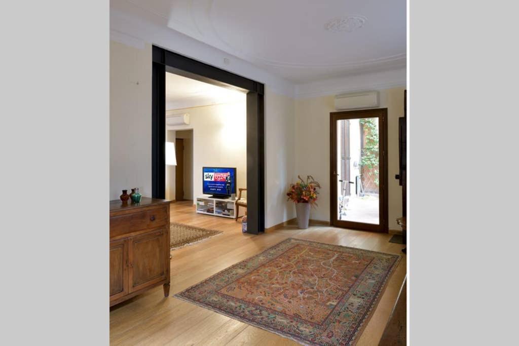 C-Rooms, Residenza Correggio Парма Екстериор снимка