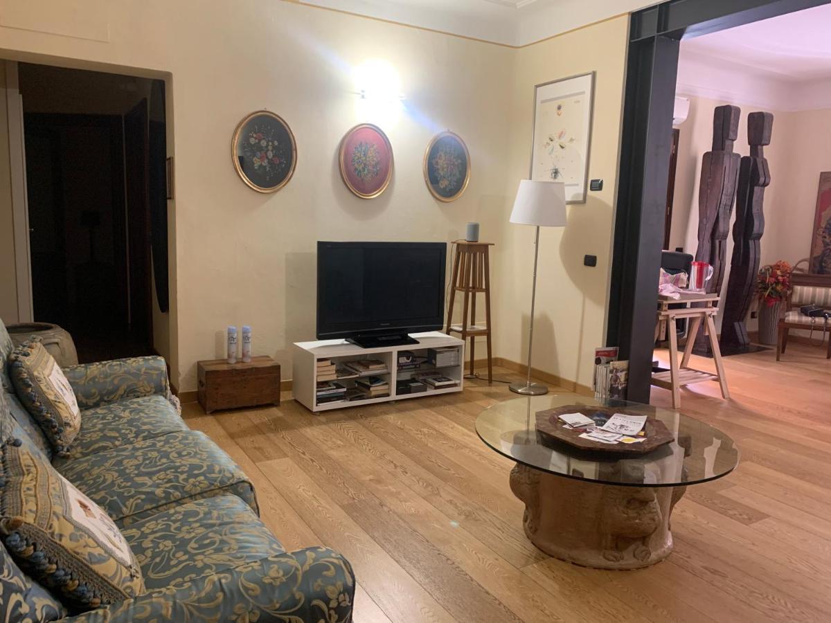 C-Rooms, Residenza Correggio Парма Екстериор снимка